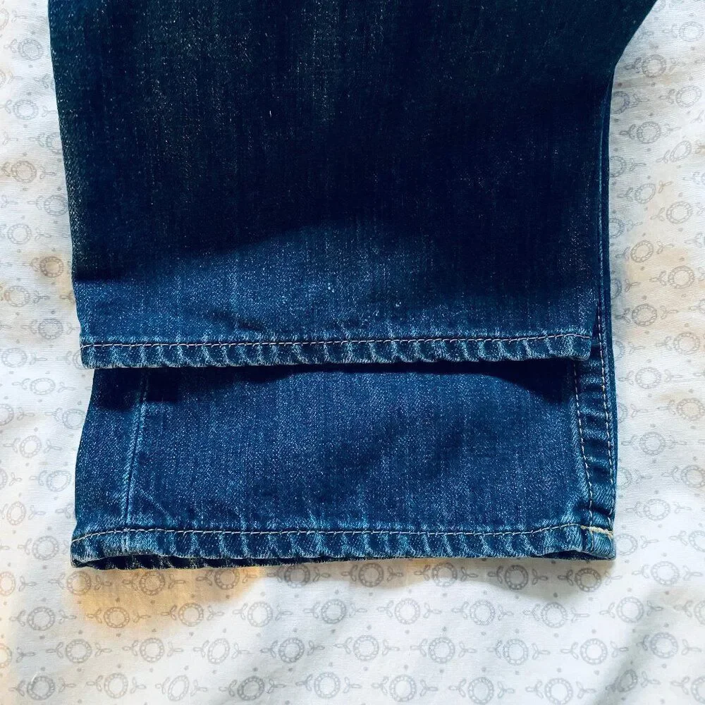 TRUE RELIGION STRAIGHT LEG MED WASH FLAP POCKET JEANS Sz 36